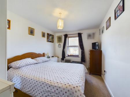 2 bedroom Flat for sale in Albert Rd, Cosham, Portsmouth, PO6