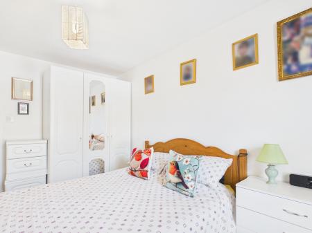 2 bedroom Flat for sale in Albert Rd, Cosham, Portsmouth, PO6