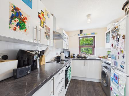 2 bedroom Flat for sale in Albert Rd, Cosham, Portsmouth, PO6