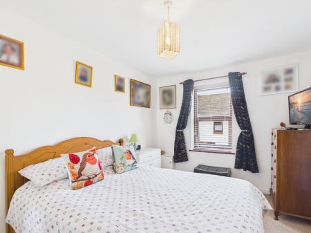 2 bedroom Flat for sale in Albert Rd, Cosham, Portsmouth, PO6