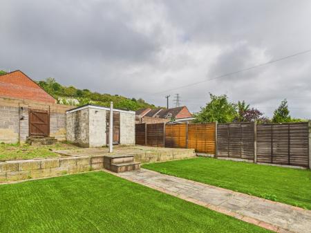 3 bedroom End of terrace house for sale in Harleston Rd, Wymering, Portsmouth, PO6