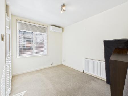 2 bedroom Flat for sale in Havant Road, Drayton, Portsmouth, PO6