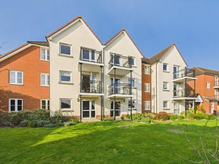 1 bedroom Retirement property for sale in Havant Road, Cosham, Portsmouth, PO6