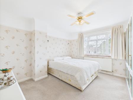 4 bedroom Semi-detached house for sale in The Causeway, Portchester, Fareham, PO16