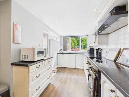 4 bedroom Semi-detached house for sale in The Causeway, Portchester, Fareham, PO16