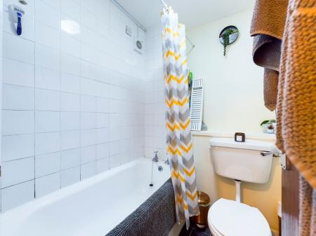 1 bedroom Studio flat to let in Wagtail Way, Portchester, Portsmouth, PO16