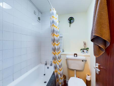 1 bedroom Studio flat to let in Wagtail Way, Portchester, Portsmouth, PO16