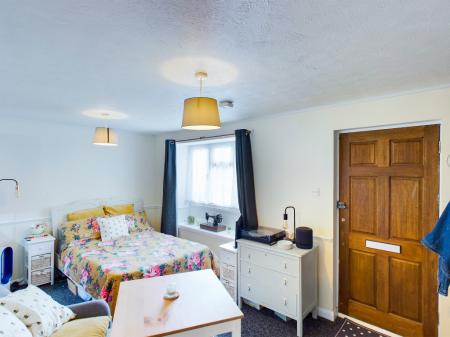 1 bedroom Studio flat to let in Wagtail Way, Portchester, Portsmouth, PO16