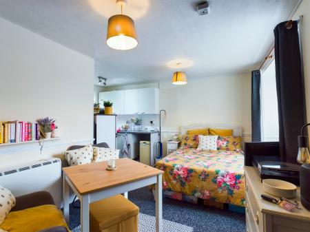 1 bedroom Studio flat to let in Wagtail Way, Portchester, Portsmouth, PO16