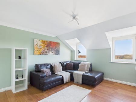 2 bedroom Flat to let in Bastins Close, Park Gate, Southampton, SO31