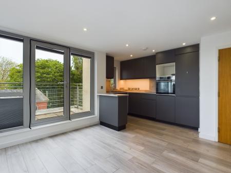 2 bedroom Flat to let in Queen Anne House, Admiralty House