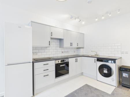 2 bedroom Flat to let in Fratton Road, Fratton, Portsmouth, PO1