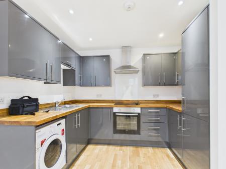 2 bedroom Flat to let in Hermitage House, Portland Road, Waterlooville PO7