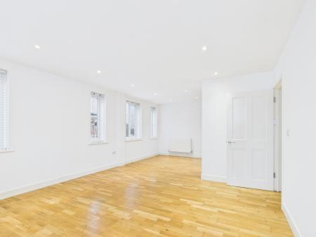 2 bedroom Flat to let in Hermitage House, Portland Road, Waterlooville PO7