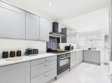 3 bedroom End of terrace house for sale in The Saltings, Farlington, Portsmouth, PO6