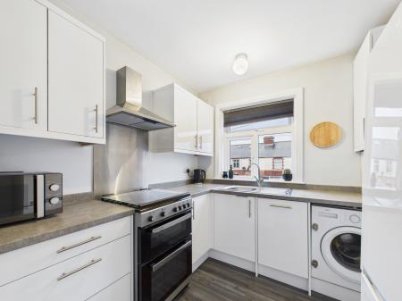 1 bedroom Flat for sale in Chatsworth Avenue, Cosham, Portsmouth, PO6