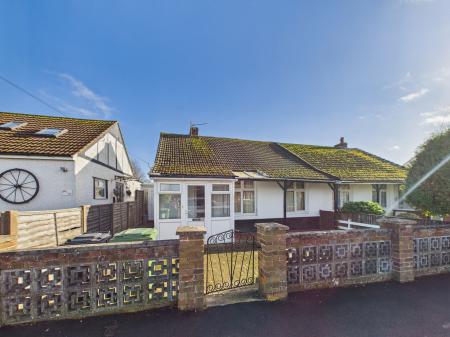 2 bedroom Bungalow for sale in South Road, Drayton, Portsmouth, PO6