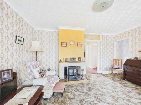 2 bedroom Bungalow for sale in South Road, Drayton, Portsmouth, PO6