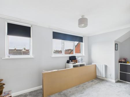 2 bedroom Flat to let in Stamshaw Court, Stamshaw Road PO2