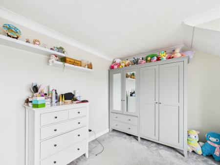 2 bedroom Flat to let in Stamshaw Court, Stamshaw Road PO2