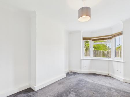 2 bedroom Flat for sale in Hillson Drive, Fareham, PO15