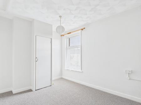 2 bedroom Terraced House to let in Lincoln Road, Fratton, Portsmouth, PO1