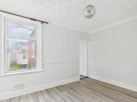 2 bedroom Terraced House to let in Lincoln Road, Fratton, Portsmouth, PO1