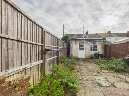 2 bedroom Terraced House to let in Lincoln Road, Fratton, Portsmouth, PO1