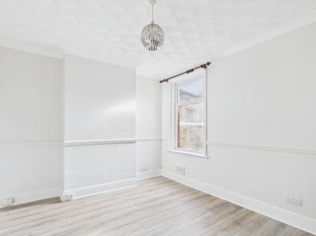 2 bedroom Terraced House to let in Lincoln Road, Fratton, Portsmouth, PO1