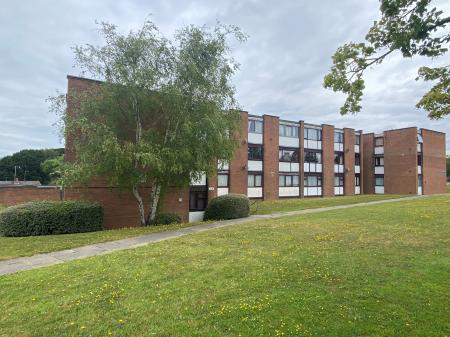 2 bedroom Flat for sale in Adastral Road, Poole, BH17