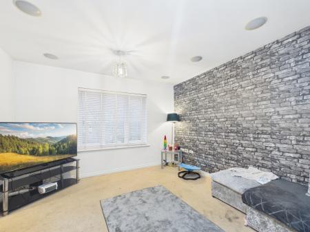 2 bedroom Flat for sale in The Fairways, Farlington, Portsmouth, PO6