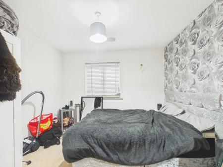 2 bedroom Flat for sale in The Fairways, Farlington, Portsmouth, PO6