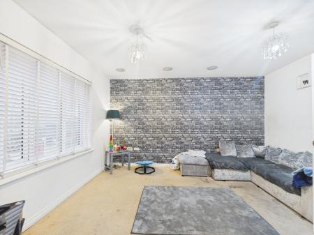 2 bedroom Flat for sale in The Fairways, Farlington, Portsmouth, PO6
