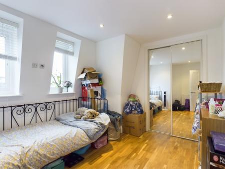 2 bedroom Flat to let in Portland Road, Waterlooville, PO7