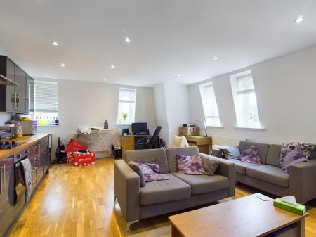 2 bedroom Flat to let in Portland Road, Waterlooville, PO7