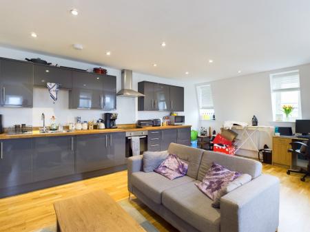 2 bedroom Flat to let in Portland Road, Waterlooville, PO7