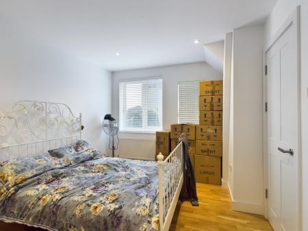 2 bedroom Flat to let in Portland Road, Waterlooville, PO7