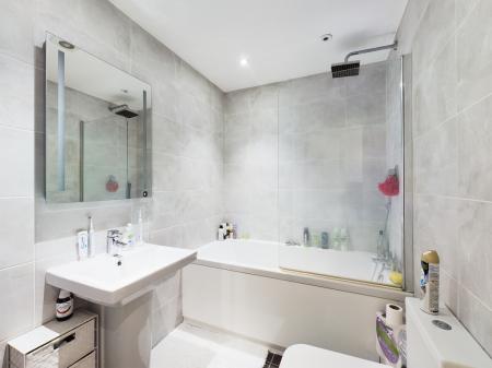 2 bedroom Flat to let in Portland Road, Waterlooville, PO7