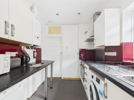 2 bedroom Terraced House to let in Esslemont Road, Southsea, PO4