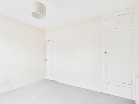 2 bedroom Terraced House to let in Esslemont Road, Southsea, PO4