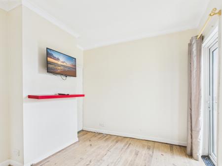 2 bedroom Terraced House to let in Esslemont Road, Southsea, PO4