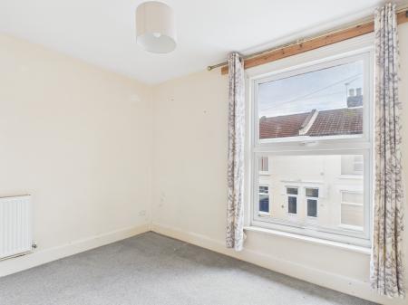 2 bedroom Terraced House to let in Esslemont Road, Southsea, PO4