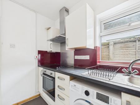 2 bedroom Terraced House to let in Esslemont Road, Southsea, PO4
