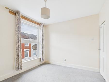 2 bedroom Terraced House to let in Esslemont Road, Southsea, PO4