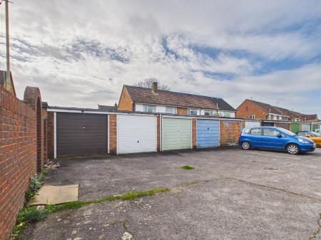 3 bedroom End of terrace house for sale in Lower Drayton Lane, Drayton, Portsmouth, PO6