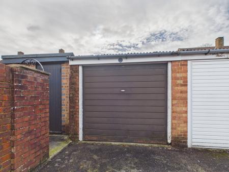 3 bedroom End of terrace house for sale in Lower Drayton Lane, Drayton, Portsmouth, PO6