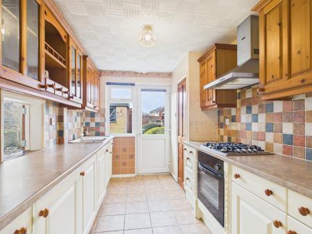 3 bedroom End of terrace house for sale in Lower Drayton Lane, Drayton, Portsmouth, PO6