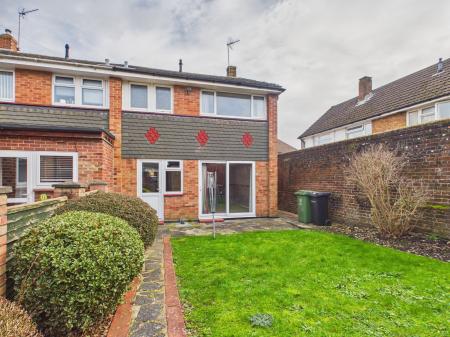 3 bedroom End of terrace house for sale in Lower Drayton Lane, Drayton, Portsmouth, PO6