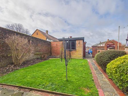 3 bedroom End of terrace house for sale in Lower Drayton Lane, Drayton, Portsmouth, PO6