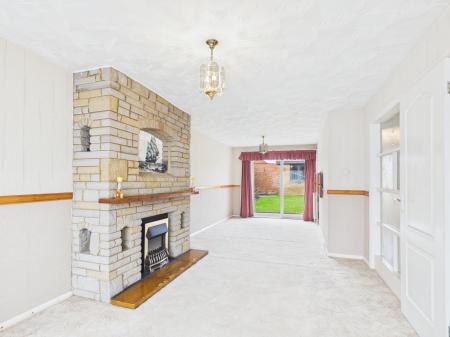 3 bedroom End of terrace house for sale in Lower Drayton Lane, Drayton, Portsmouth, PO6